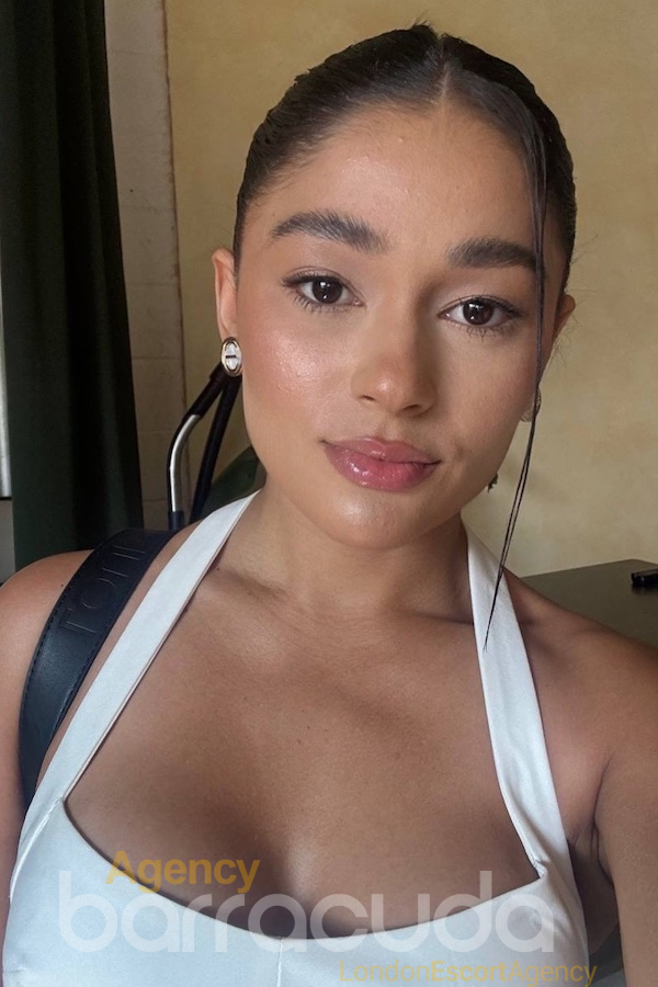 second image of Gella