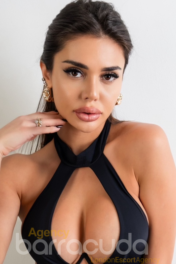 second image of Alba