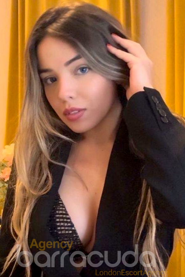 second image of Groove