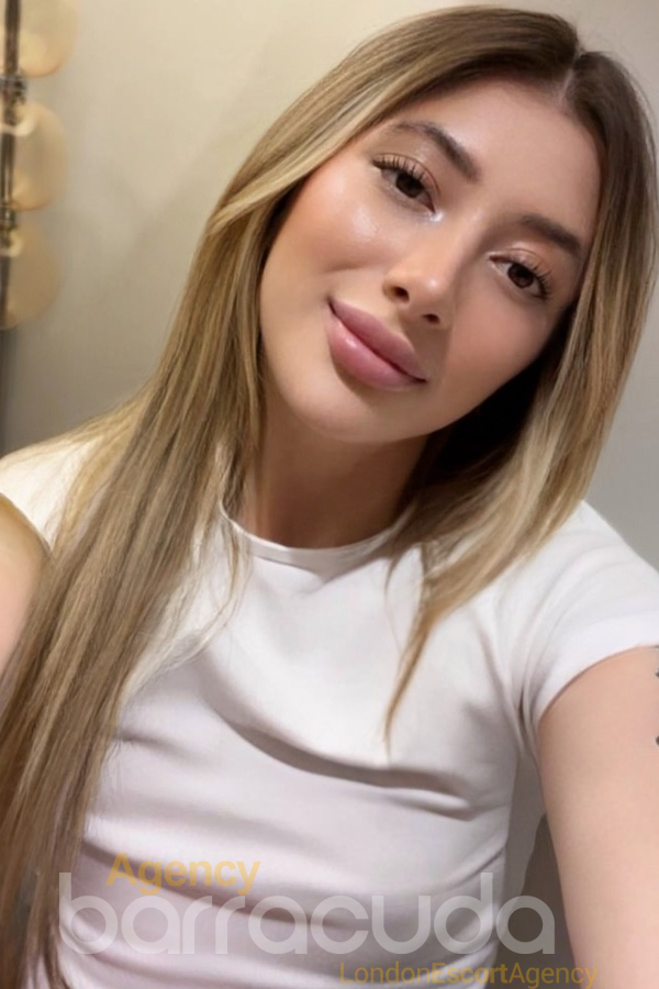 second image of Lisamola