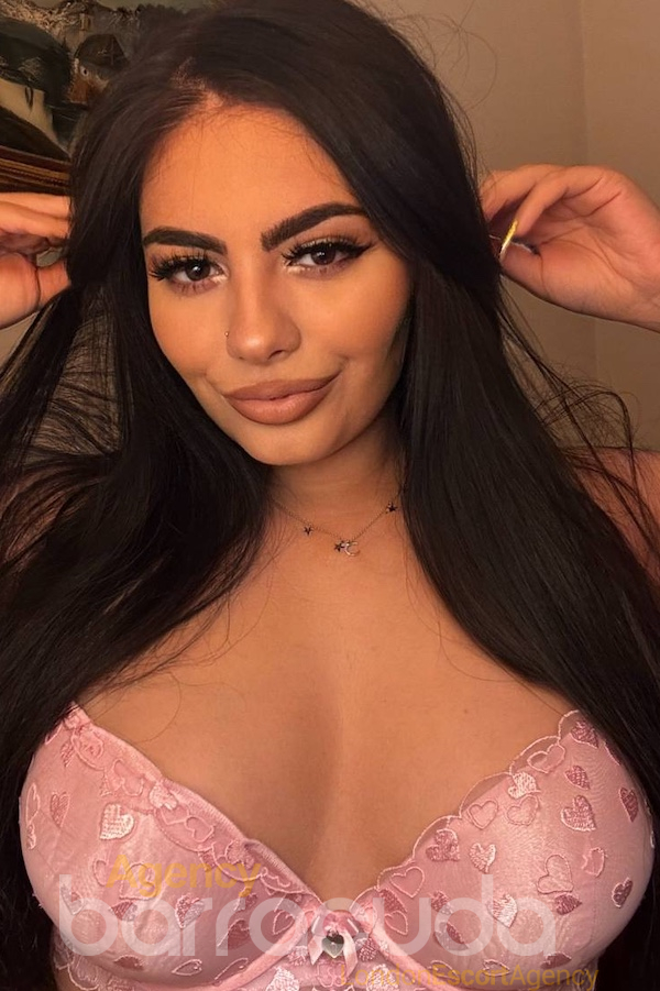 second image of Sinita