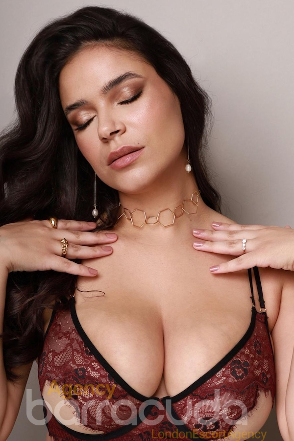 second image of Hanna