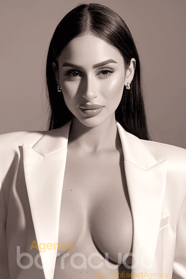 second image of Zari