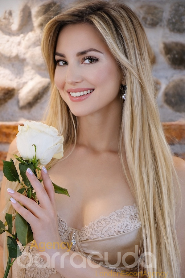 second image of Essie