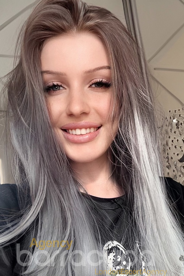 second image of Navenka