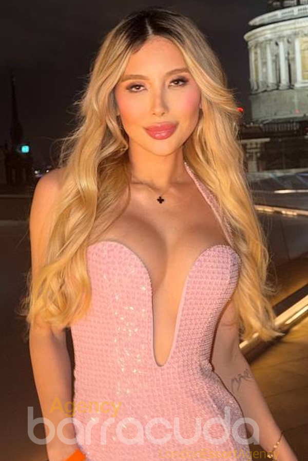 second image of Selita