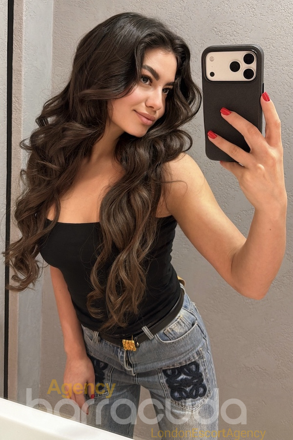 Karis - Photo 18