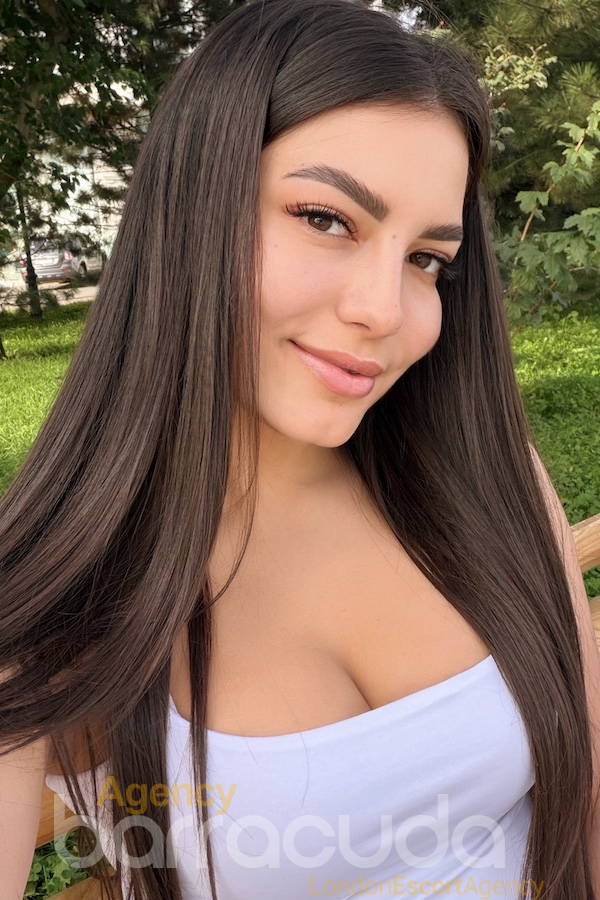 Karis - Photo 11