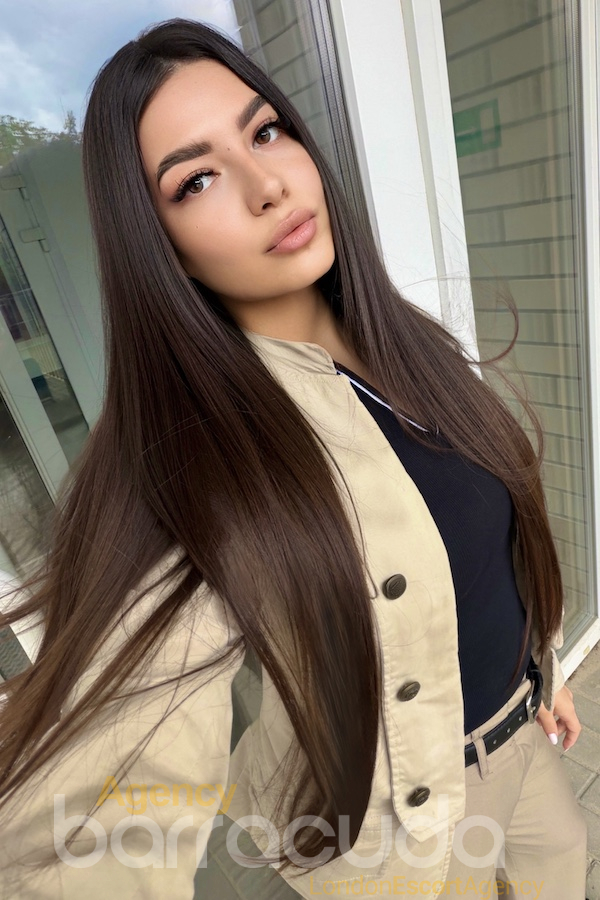 Karis - Photo 6