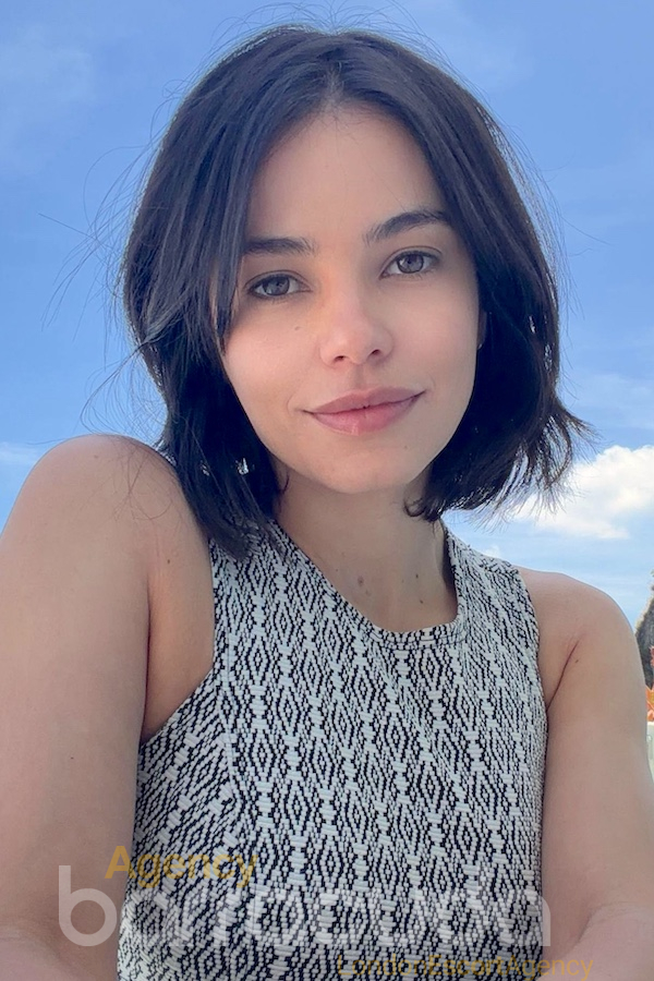 Lovy - Brazilian - Escort in London