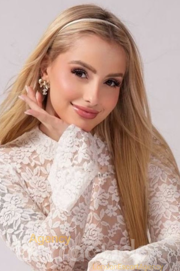 Billa - Brazilian - Escort in Londres