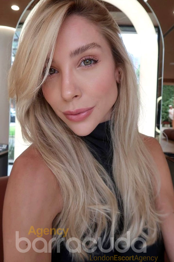 Crowna - 24yo - Brazilian Escort