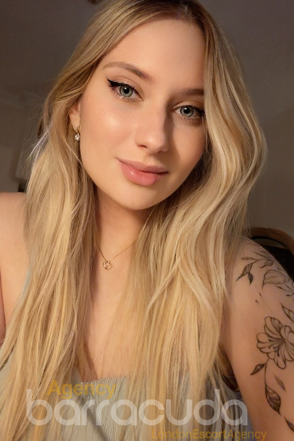 Pollyanna - 20yo - Russian Escort