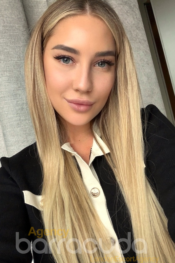 Ederra - 26yo - Russian Escort