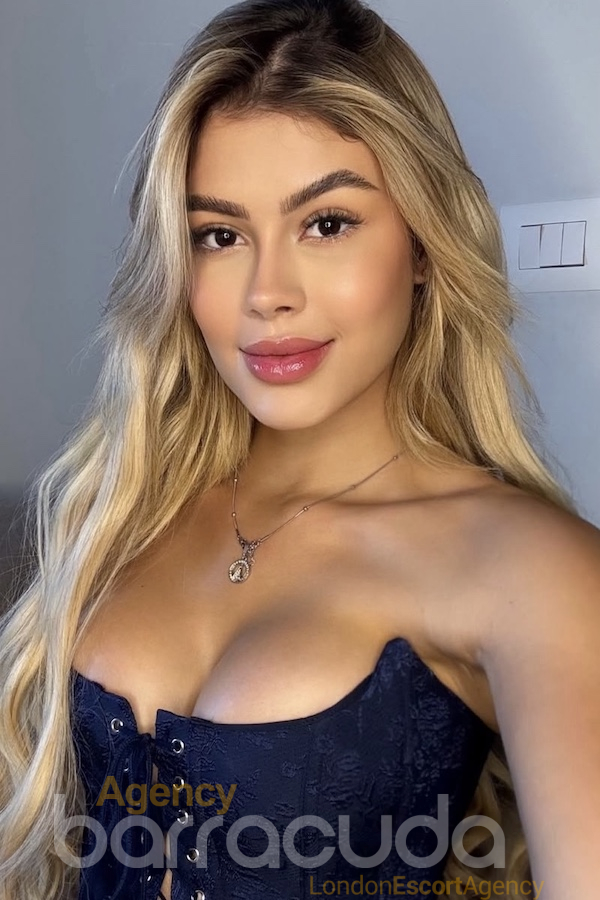 Estelita - Photo 2
